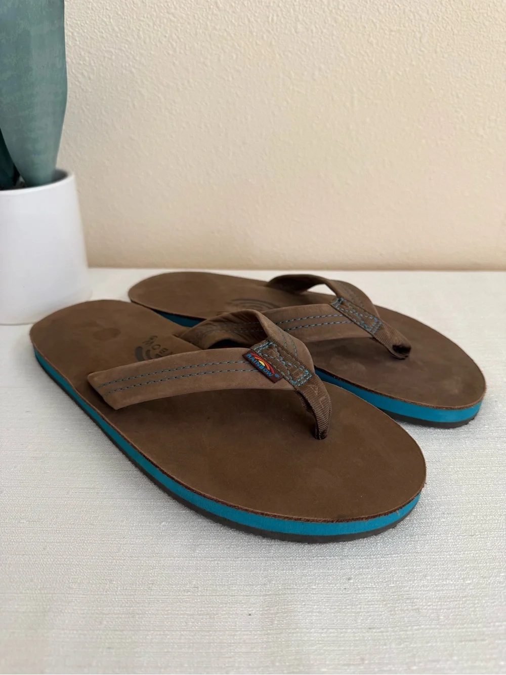 New Rainbow Brown Leather Flip Flop Sandals with Teal Midsole - Picture 1 of 12